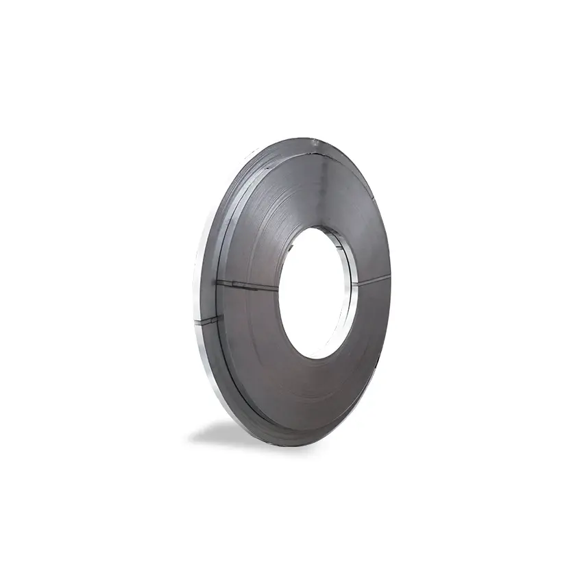 Steel strapping تسمه گالوانیزه 32 در پس زمینه سفید
